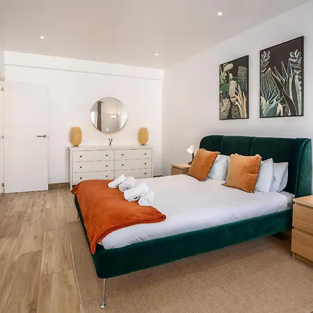 #034 Cozy Great Location דירה *