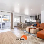 #034 Cozy Great Location דירה